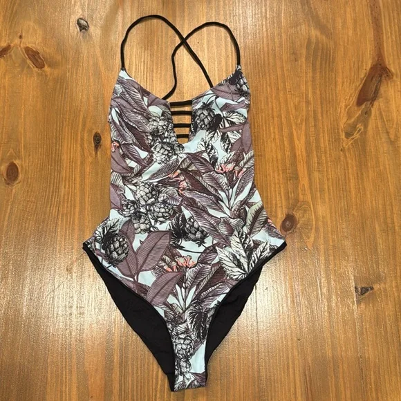 MAAJI Reversible Meteorite Columbia One-piece Swimsuit Black & Multi print - Picture 10 of 12